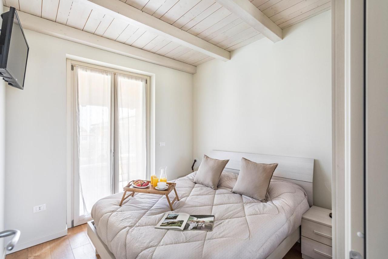 La Romantica Holiday Home By Wonderful Italy มาแนร์บา เดล การ์ดา ภายนอก รูปภาพ